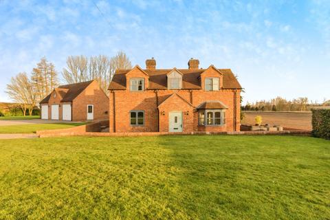 4 bedroom detached house for sale, Sidney, Telford TF6