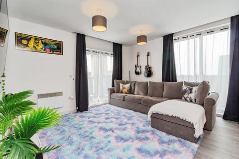 2 bedroom flat for sale, Cadman Court, Telford TF3