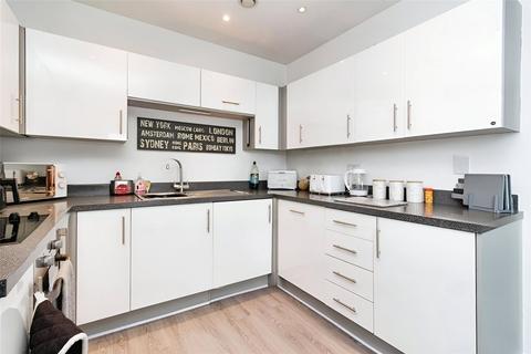 2 bedroom flat for sale, Cadman Court, Telford TF3