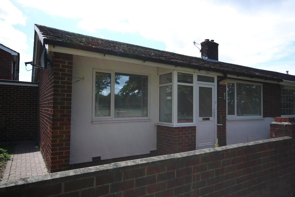 Charming exterior view of a well-maintained pro...