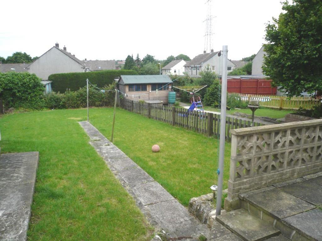 A spacious and well-maintained garden, perfect ...