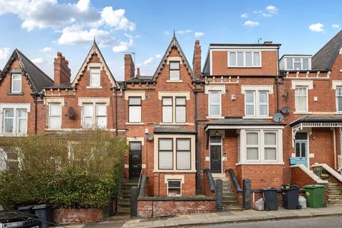3 bedroom terraced house for sale, Roundhay View, Leeds, LS8