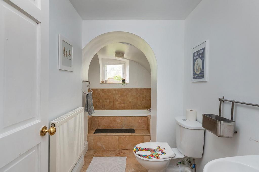 0 W2 PCN - Bathroom F.jpg
