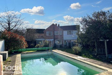 5 bedroom detached house for sale, Cowdray Close, Loughborough