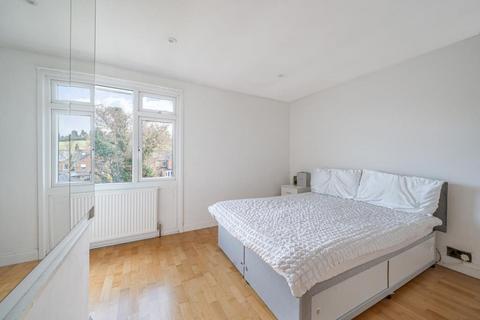 14 Abbotts Vale, Chesham, HP5 3HN