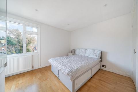 14 Abbotts Vale, Chesham, HP5 3HN