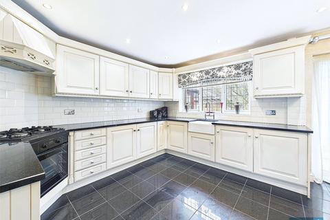 3 bedroom bungalow for sale, Hollin Close, Rossington, Doncaster, South Yorkshire, DN11
