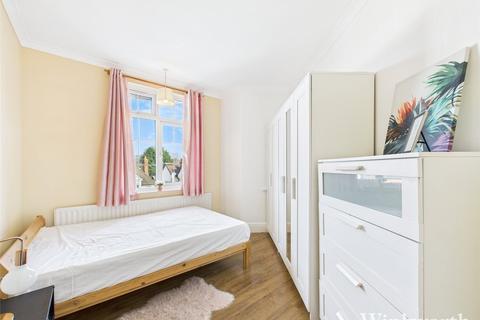 3 bedroom apartment to rent, Northfield Avenue, London, W5