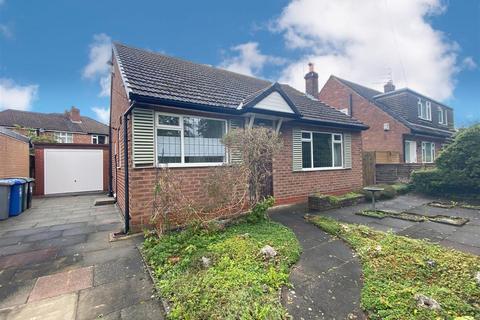 2 bedroom bungalow to rent, Alma Road, Sale