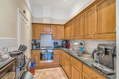 2 bedroom flat to rent, Fordwych Road London NW2