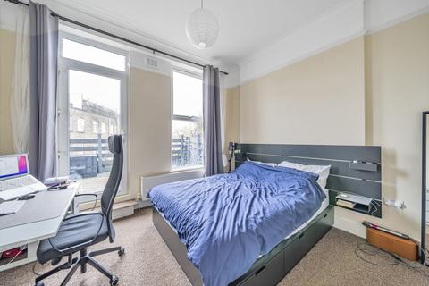 2 bedroom flat to rent, Fordwych Road London NW2