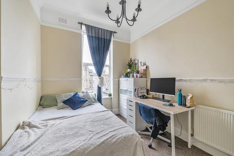2 bedroom flat to rent, Fordwych Road London NW2