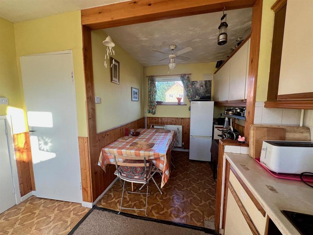 Dining Area.jpg
