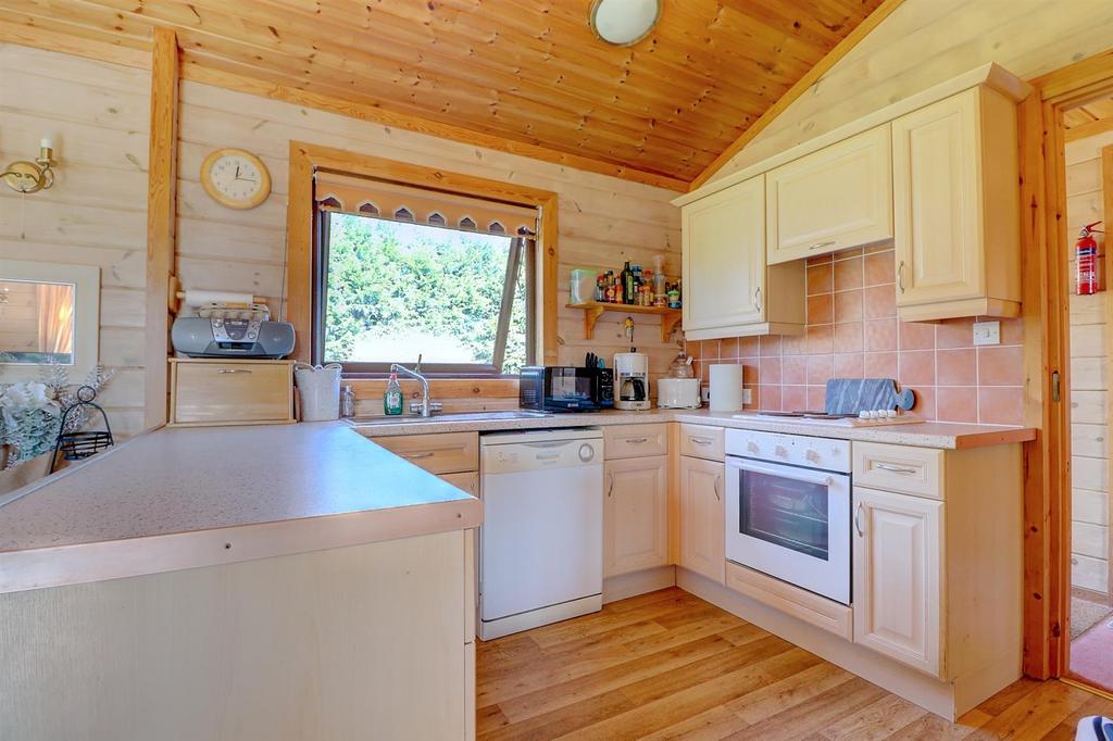 Kitchen .1.jpg