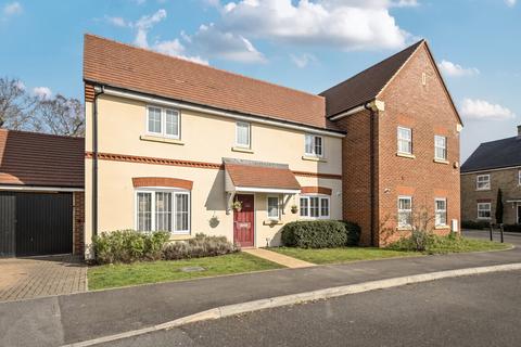 7 Great Barn Crescent, West End, Woking, GU24 9FX