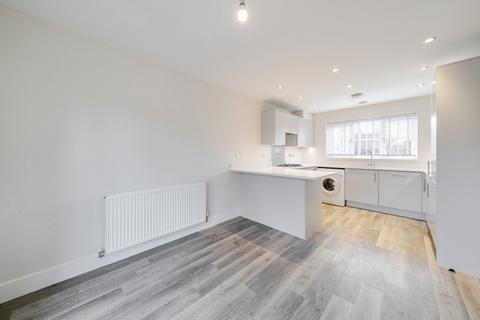7 Great Barn Crescent, West End, Woking, GU24 9FX