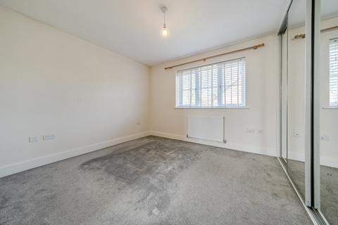 7 Great Barn Crescent, West End, Woking, GU24 9FX