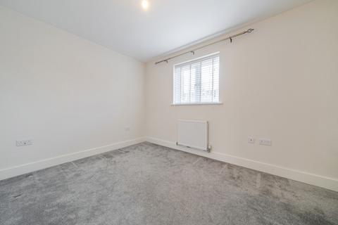 7 Great Barn Crescent, West End, Woking, GU24 9FX