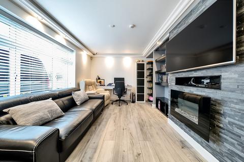 1 Spring Close, Harefield, Uxbridge, UB9 6HD
