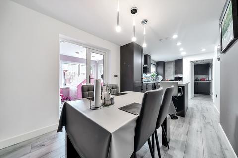 1 Spring Close, Harefield, Uxbridge, UB9 6HD