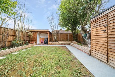 1 Spring Close, Harefield, Uxbridge, UB9 6HD