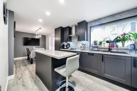 1 Spring Close, Harefield, Uxbridge, UB9 6HD