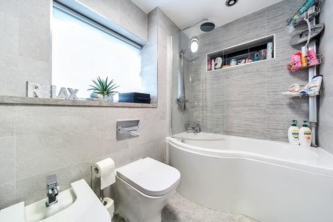 1 Spring Close, Harefield, Uxbridge, UB9 6HD