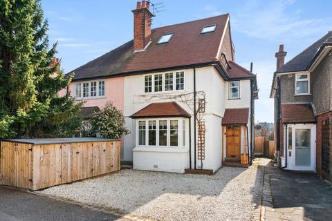 25 Vale Road, Claygate, Esher, KT10 0NL