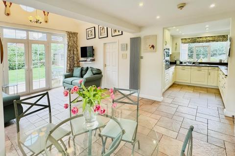 8 Blenheim Close, Wilmslow, SK9 2DN