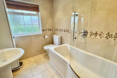 8 Blenheim Close, Wilmslow, SK9 2DN