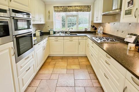 8 Blenheim Close, Wilmslow, SK9 2DN