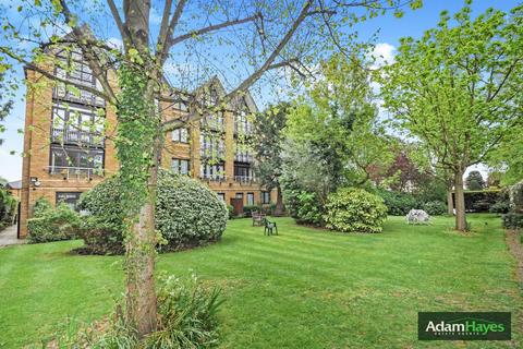 1 bedroom apartment for sale, Sandringham Gardens, London N12