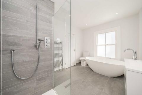 27 Heathfield North, Twickenham, TW2 7QN