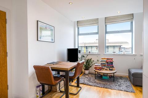 1 bedroom flat for sale, Streatham High Road, Streatham, London, SW16