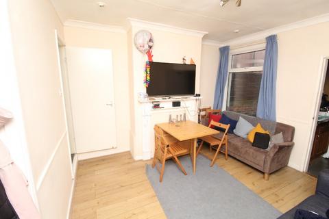 3 bedroom detached house to rent, (3BED) Dallas York Road, Beeston NG9