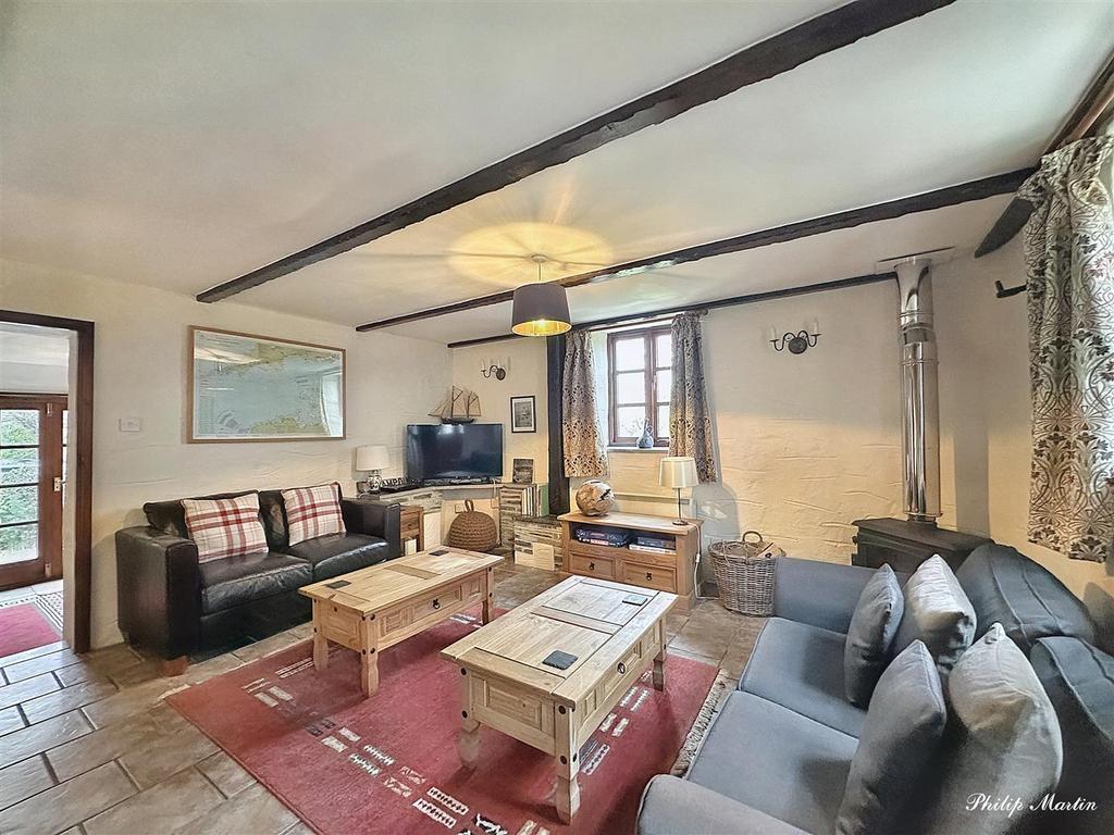 Sitting room 2.jpg