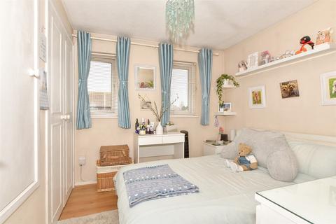 1 Ashurst Close, Dartford, DA1 4SX