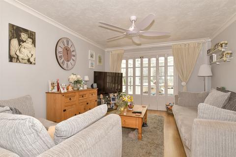 1 Ashurst Close, Dartford, DA1 4SX