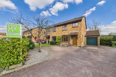 10 Ash Tree Close, Farnborough, GU14 0QP