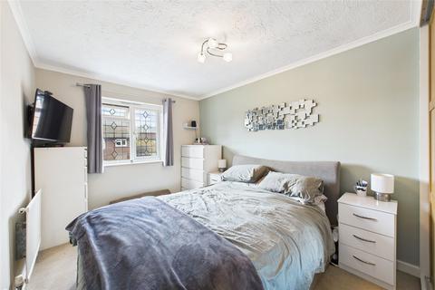 10 Ash Tree Close, Farnborough, GU14 0QP