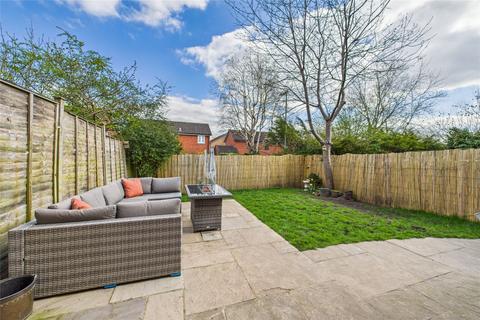 10 Ash Tree Close, Farnborough, GU14 0QP
