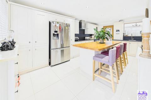 27 Stanley Crescent, Gravesend, DA12 5SZ