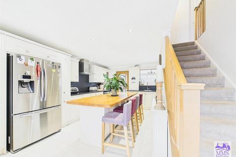 27 Stanley Crescent, Gravesend, DA12 5SZ