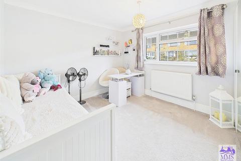 27 Stanley Crescent, Gravesend, DA12 5SZ
