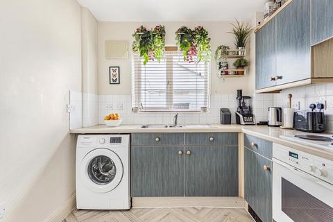2, Enton Place Vine Place, Hounslow, TW3 3PE