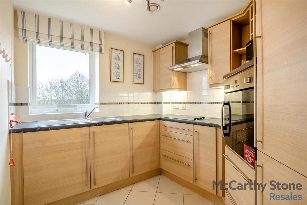 8640011-interior17.jpg