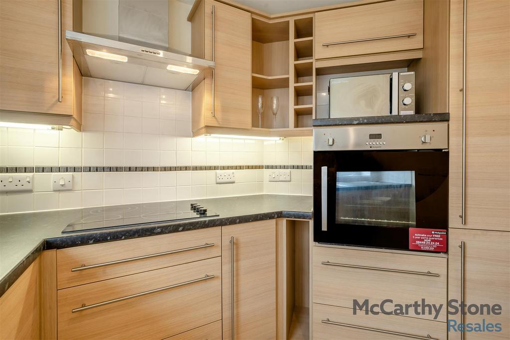 8640011-interior21.jpg