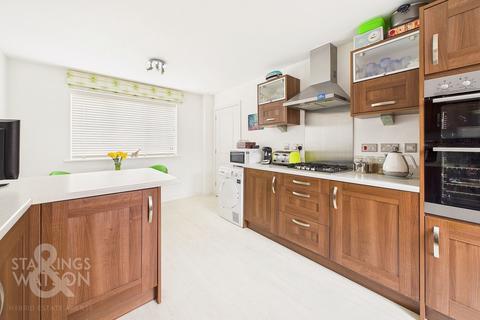 1 Blackbird Way, Harleston, IP20 9GA