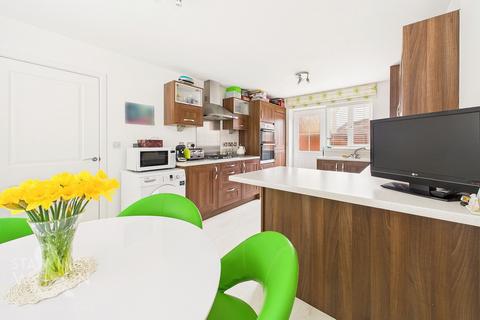1 Blackbird Way, Harleston, IP20 9GA
