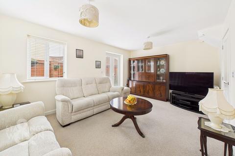 1 Blackbird Way, Harleston, IP20 9GA